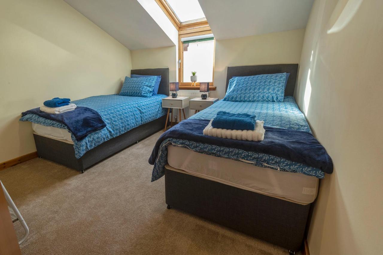 Stylish 2 Bedroom - 2 Miles Inverness City Centre Habitación foto